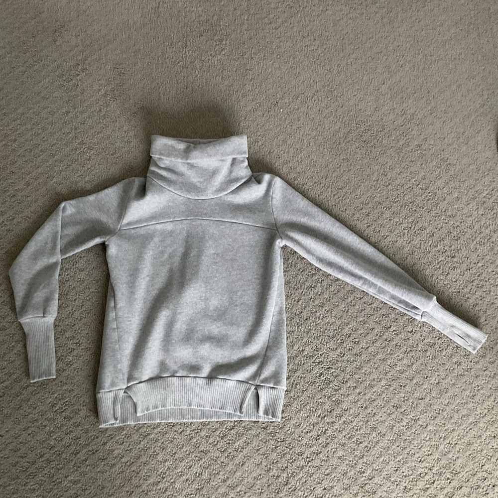 ALO Yoga Light Gray Funnel Neck Sweatshirt